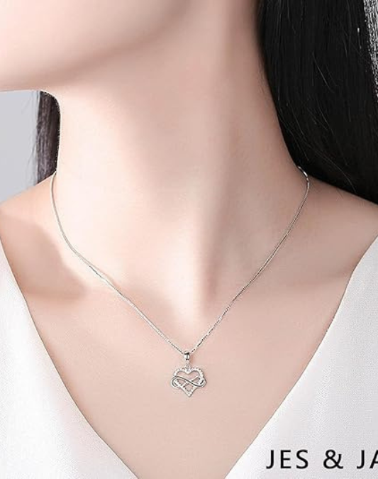 JES & JANI Infinity Heart Necklace for Women, Love Heart Pendant with Cubic Zirconia and Infinity Necklace for Girlfriend